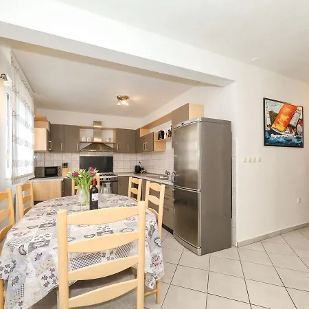 Nika Apartman